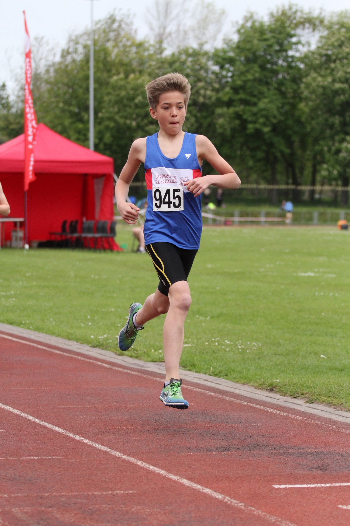 2015 Liam Blackwell wins 800 metres